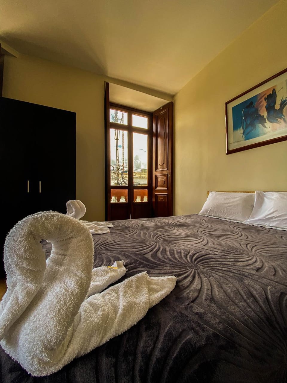Bed, Photo of the whole room, Bedroom, towels
