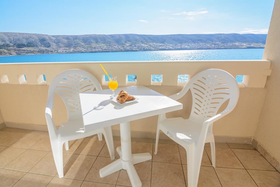 Day, Natural landscape, View (from property/room), Balcony/Terrace, Seating area, Sea view