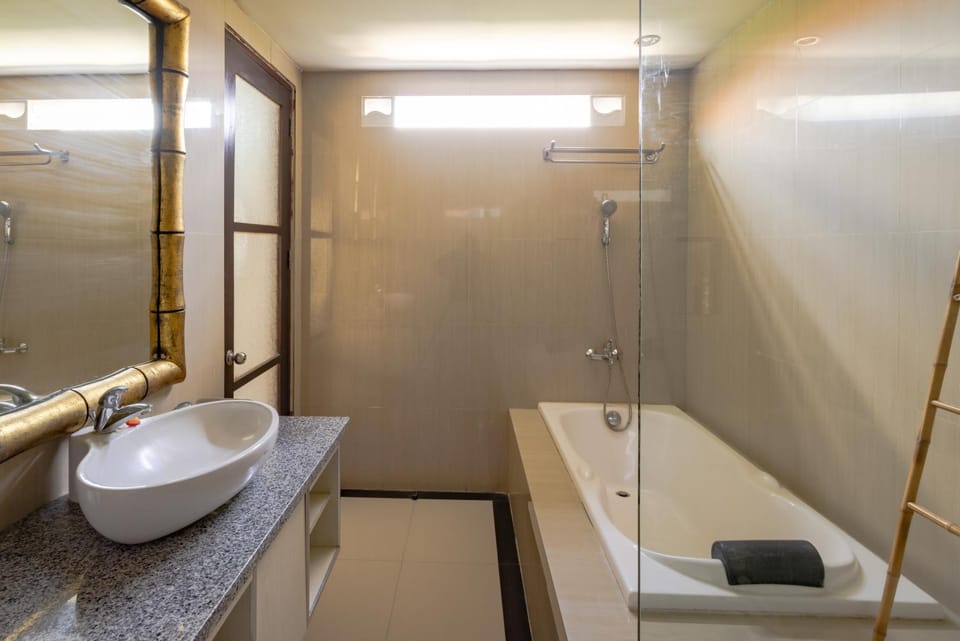 Shower, Bathroom, Bath, towels