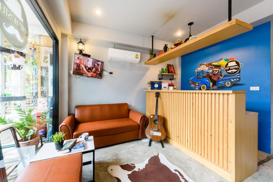 Communal lounge/ TV room, Lobby or reception