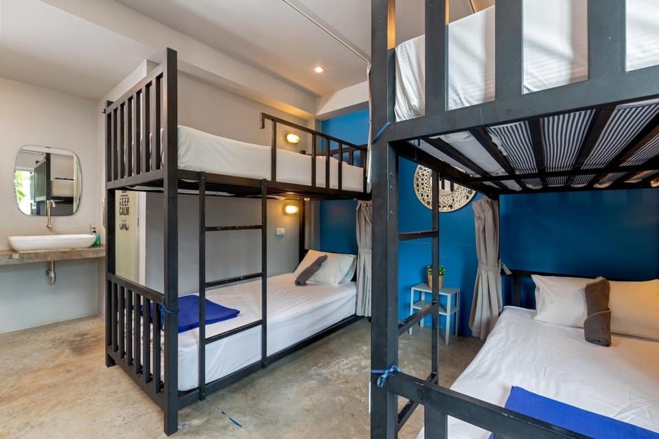 Bed, bunk bed