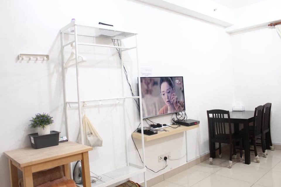 TV and multimedia, Photo of the whole room, Seating area