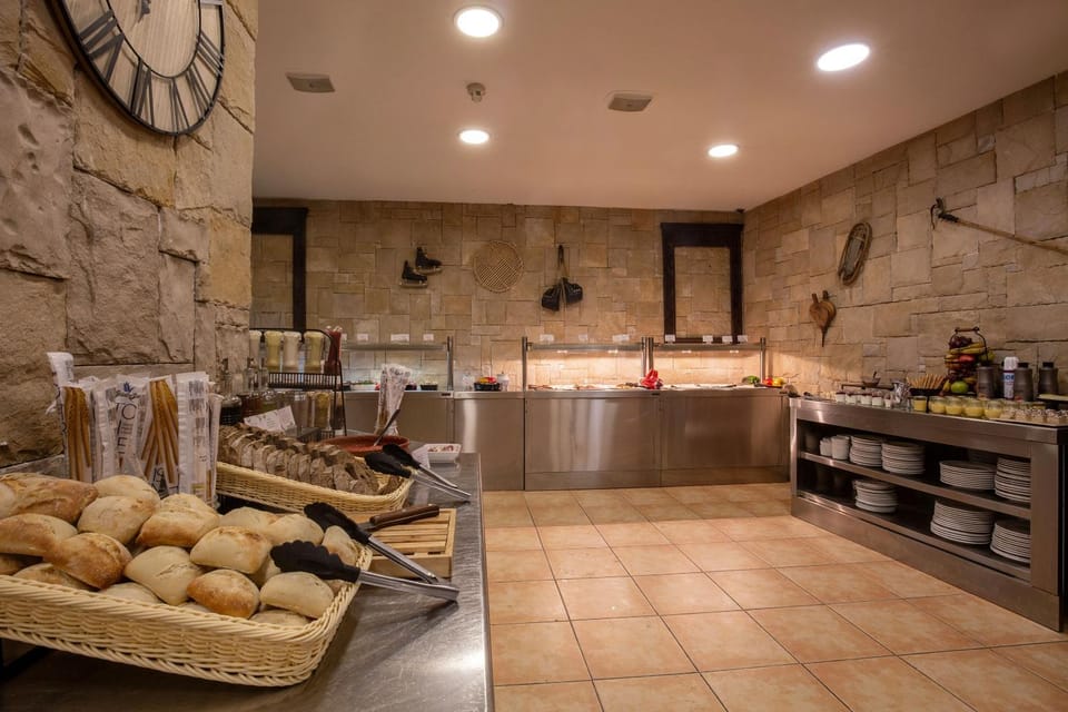 Restaurant/places to eat, Food, Buffet breakfast