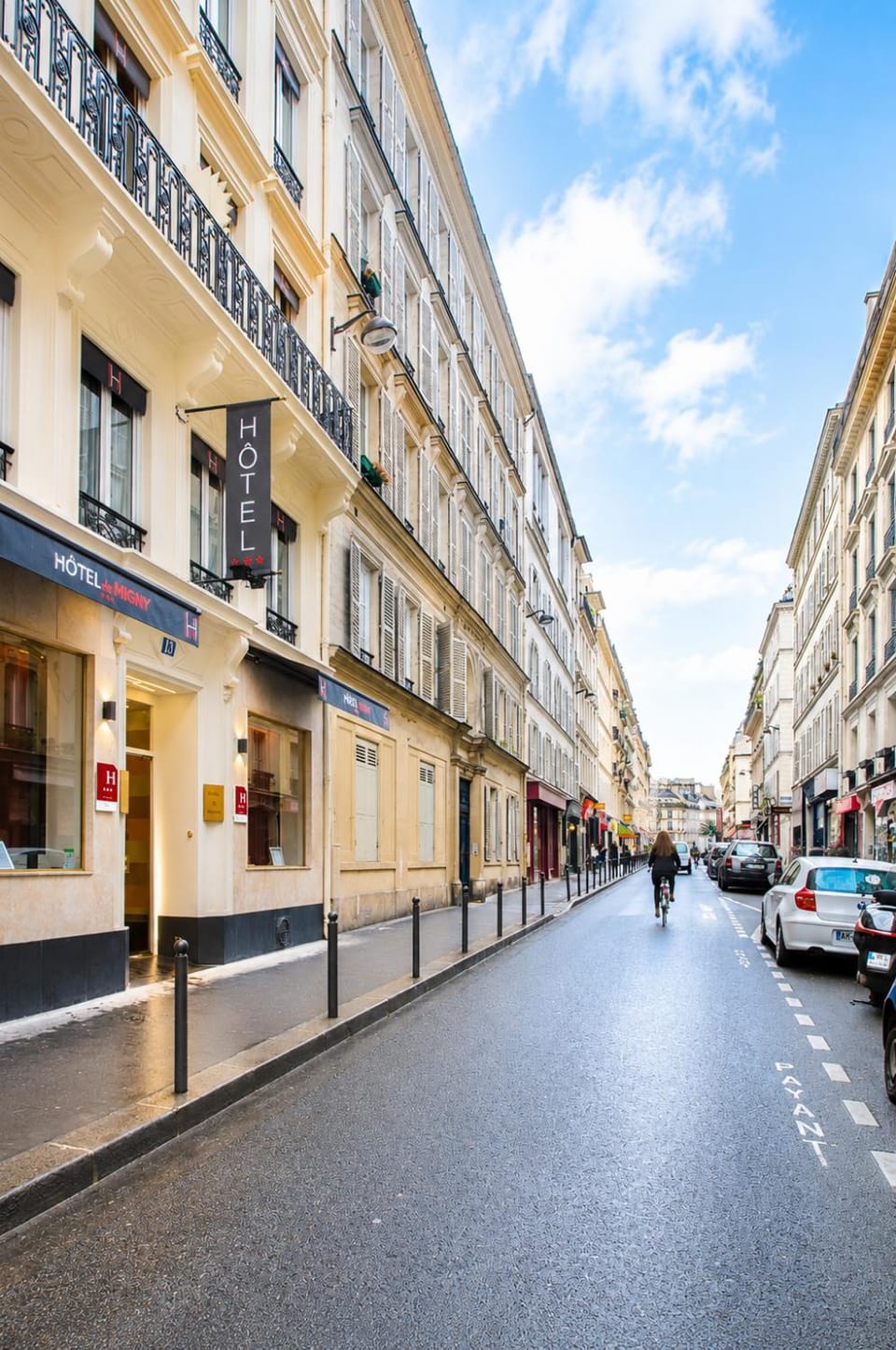 Property building, Facade/entrance, Off site, Day, Neighbourhood, City view, Street view, Location, Quiet street view