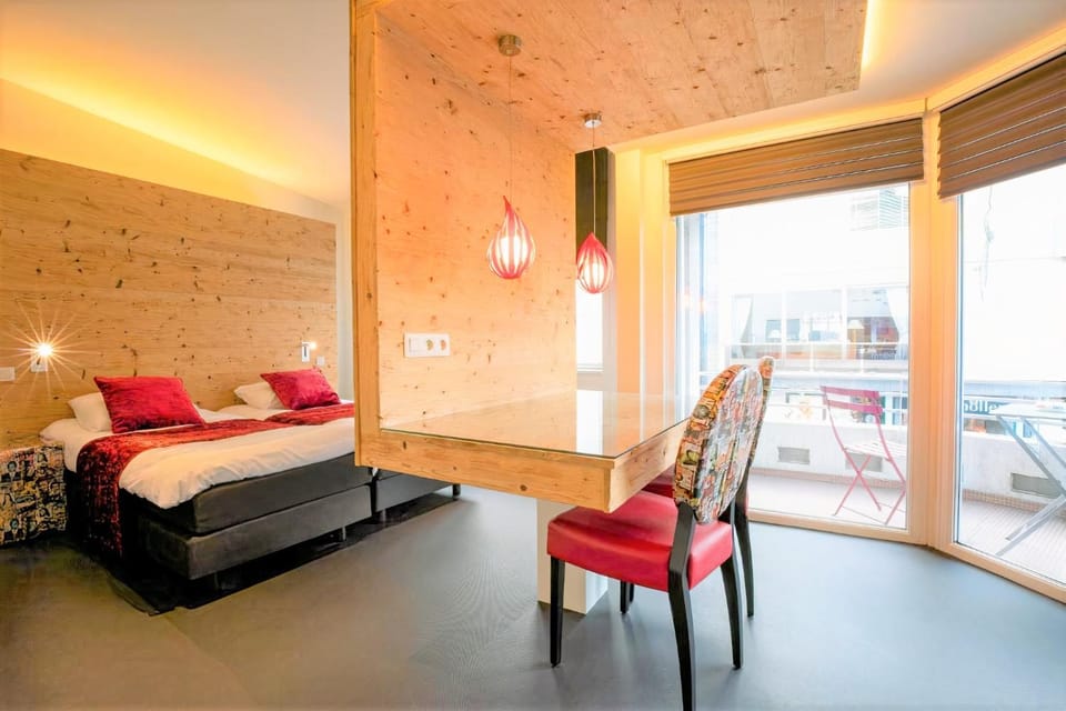 Bed, Balcony/Terrace, Photo of the whole room, Seating area, Bedroom