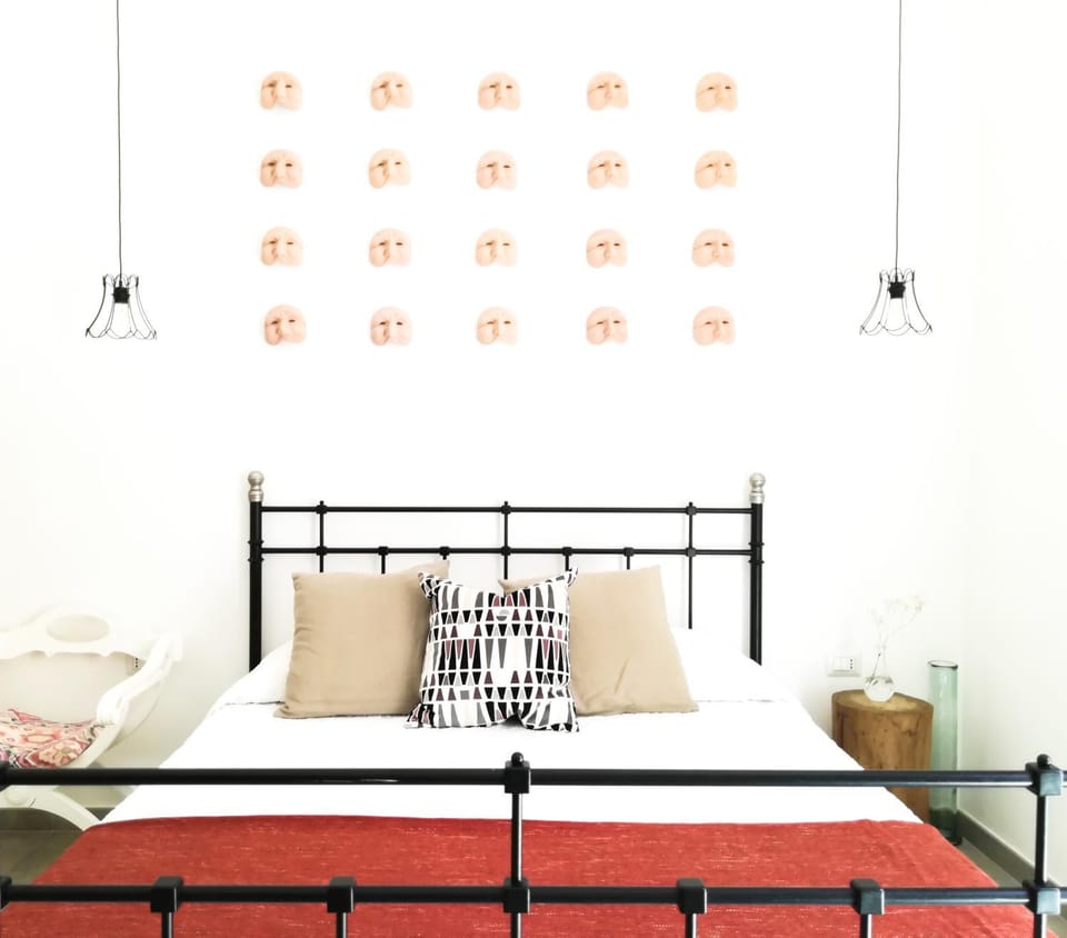 Bed, Photo of the whole room, Decorative detail