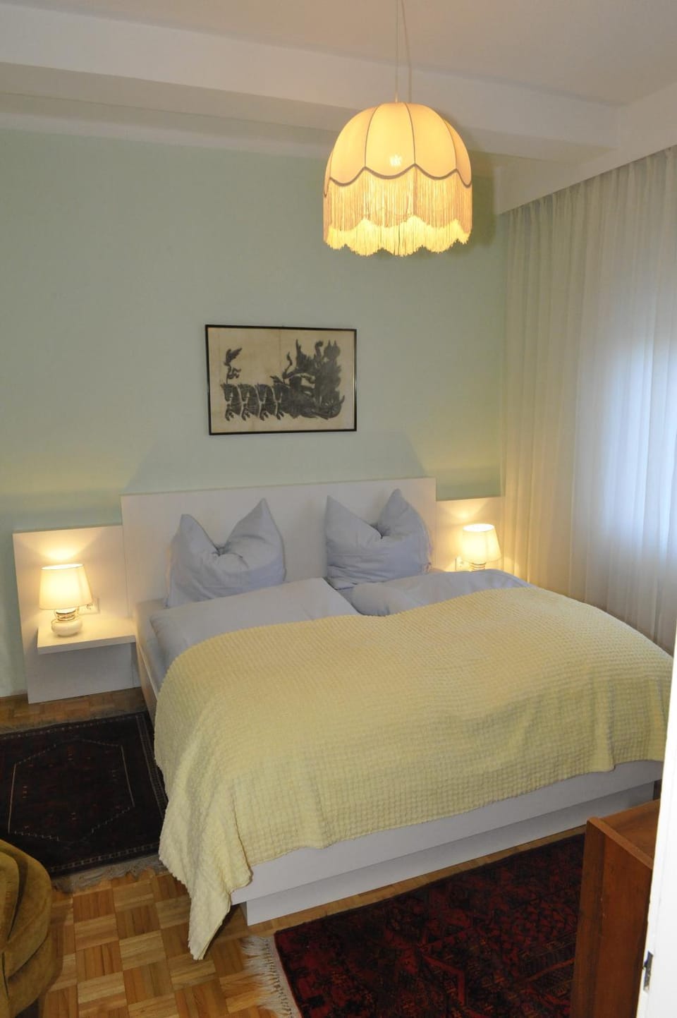 Photo of the whole room, Bedroom