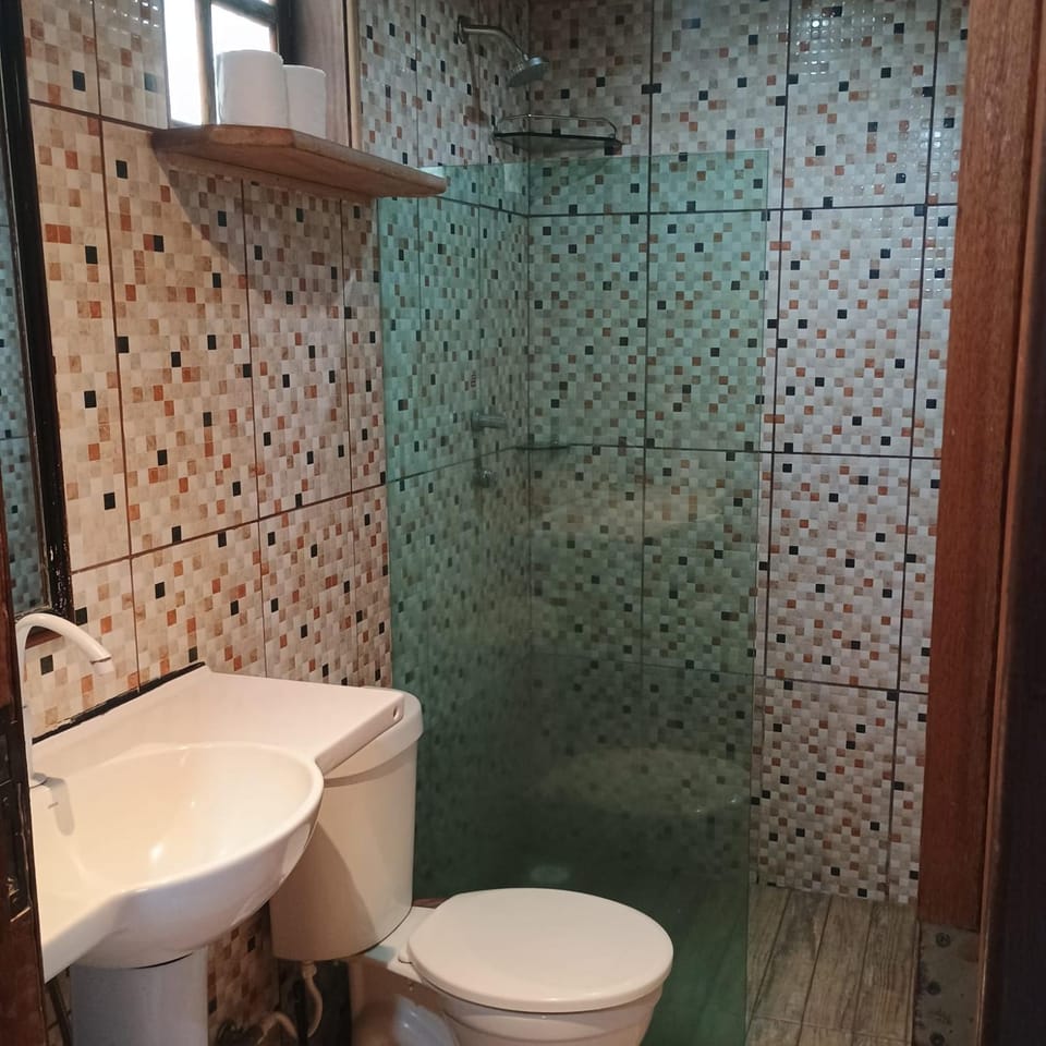 Pousada Marambaia Café - Praiana, econômica, Com café da manhã, piscina e hidromassagem ao ar livre - Frente para o mar Inn in Rio de Janeiro