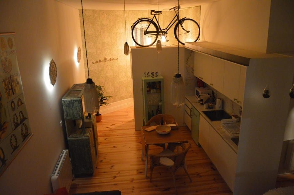 Coffee/tea facilities, Kitchen or kitchenette, Living room, Dining area