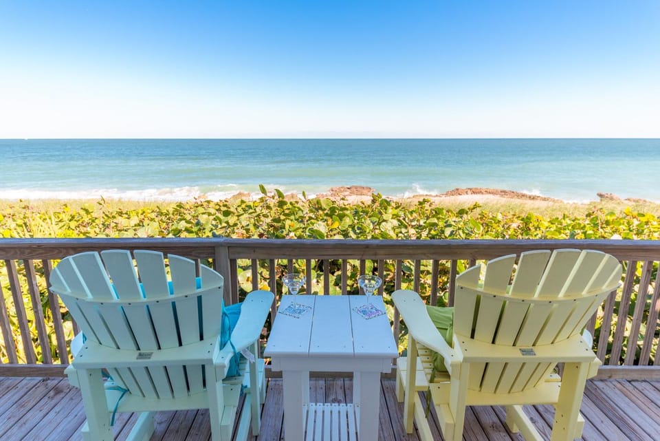 Patio, Balcony/Terrace, Seating area, Beach, Sea view