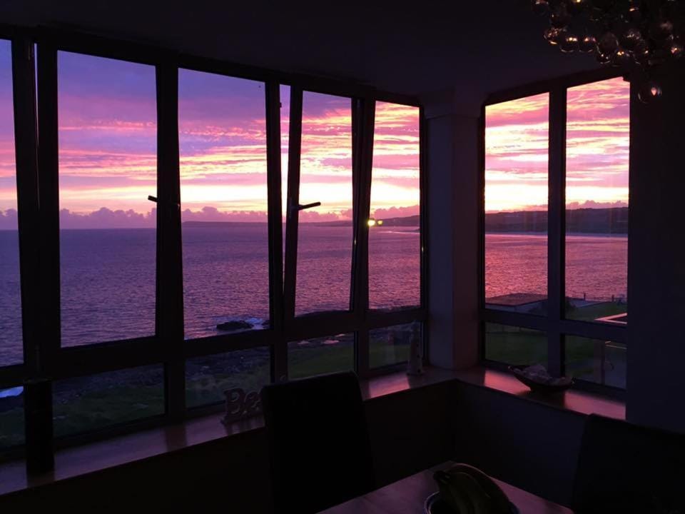 Natural landscape, Winter, Dining area, Beach, Sea view, Sunrise