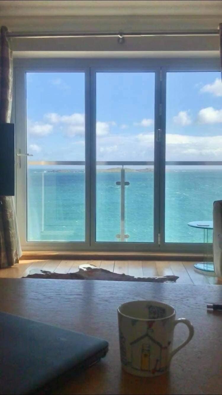 Living room, Sea view