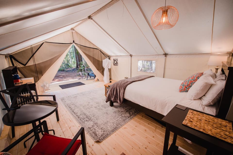 Cedar Haven Cabins and Resort Cabin in British Columbia
