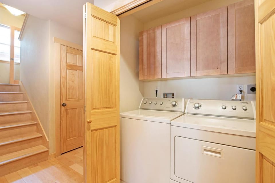North Shore - Golden Pine House in Kings Beach