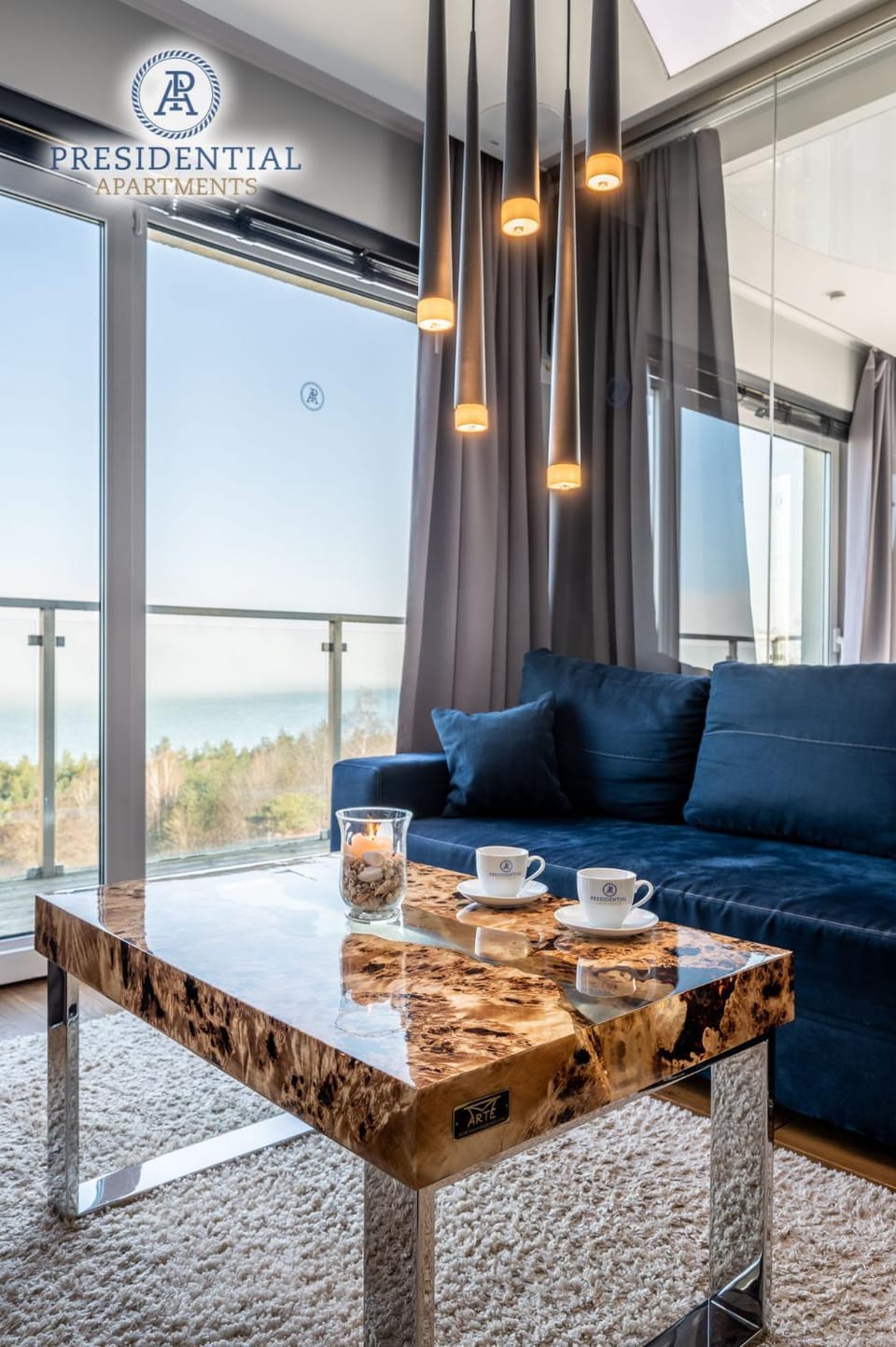 Natural landscape, Coffee/tea facilities, Living room, Other, Decorative detail, Seating area, Sea view