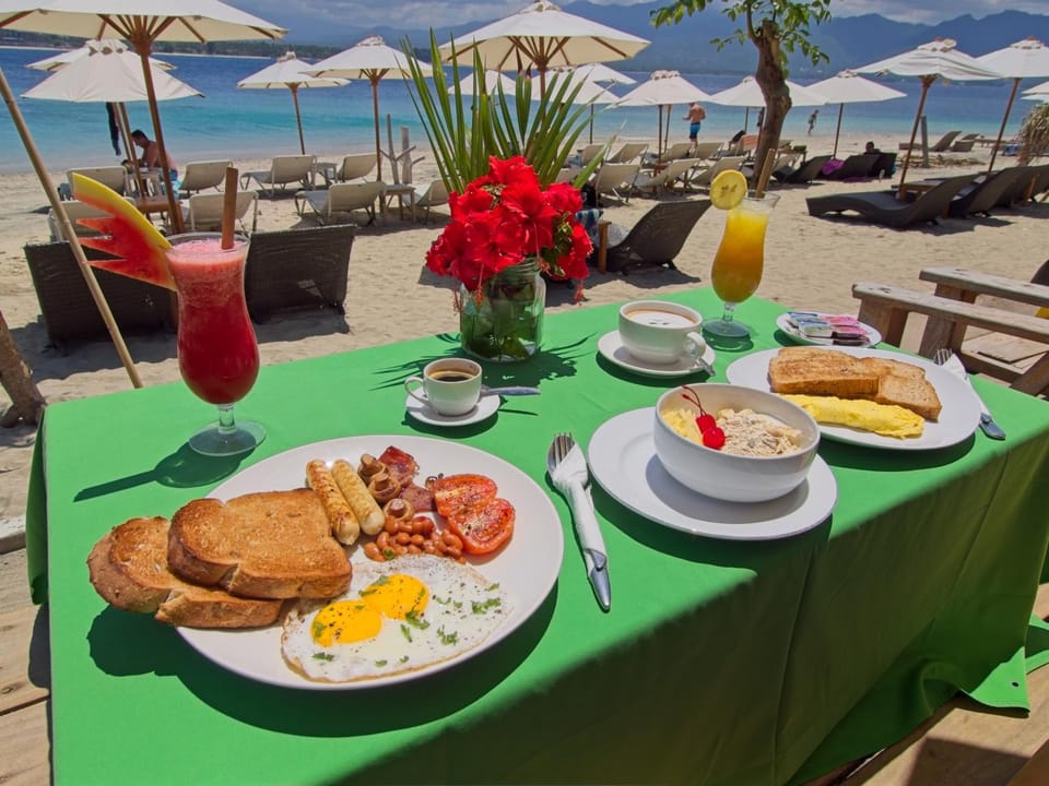 Restaurant/places to eat, Food and drinks, Beach, Food, Sea view, Breakfast, Continental breakfast, Drinks