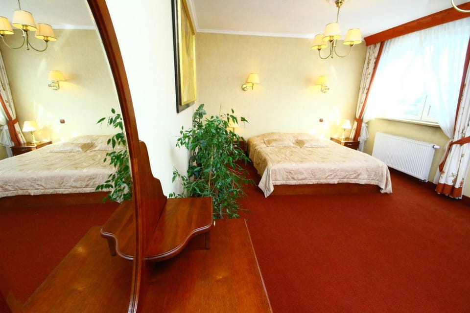 Bed, Photo of the whole room, Decorative detail, Bedroom