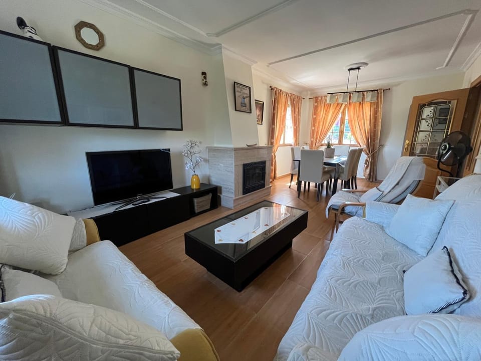 Communal lounge/ TV room, Living room