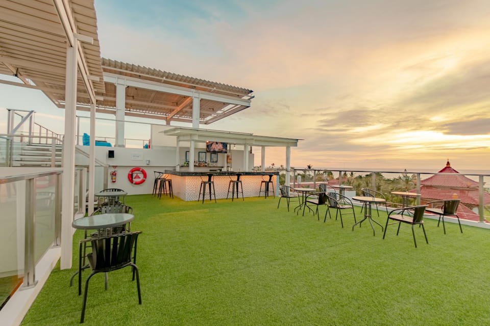 View (from property/room), Lounge or bar, Sea view, Area and facilities, Swimming pool, Sunset