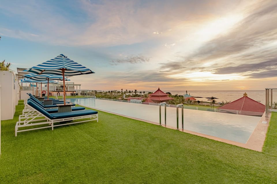 Lounge or bar, Pool view, Sea view, Area and facilities, Swimming pool, Swimming pool, Sunset, sunbed
