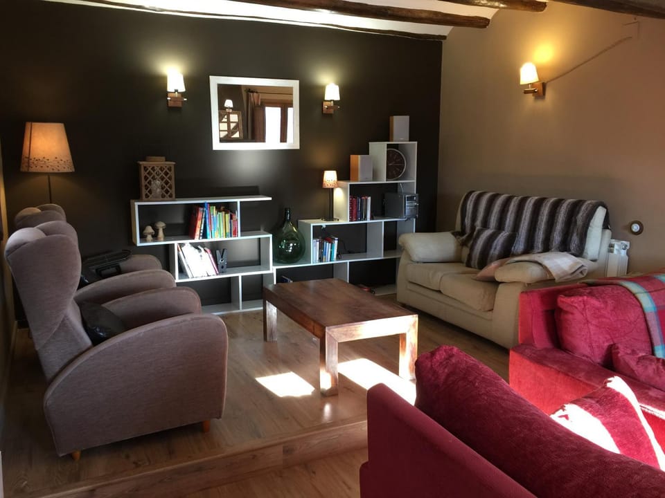 Library, Living room, Seating area