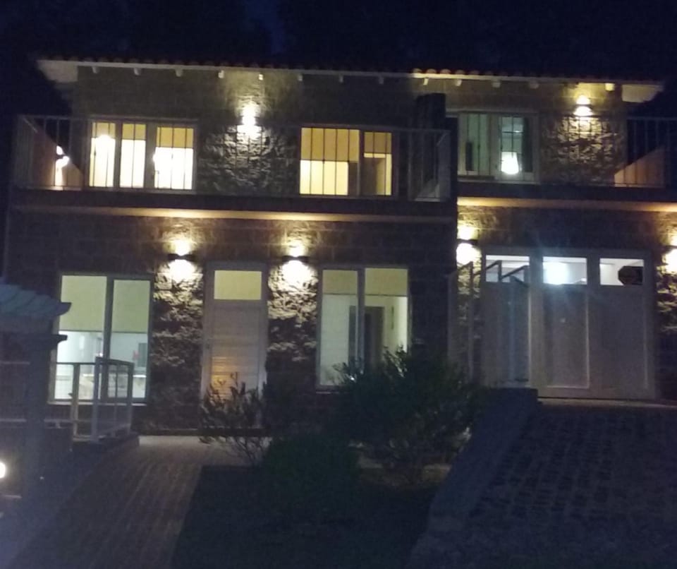 Property building, Facade/entrance, On site