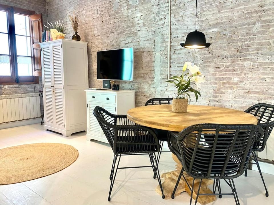TV and multimedia, Dining area