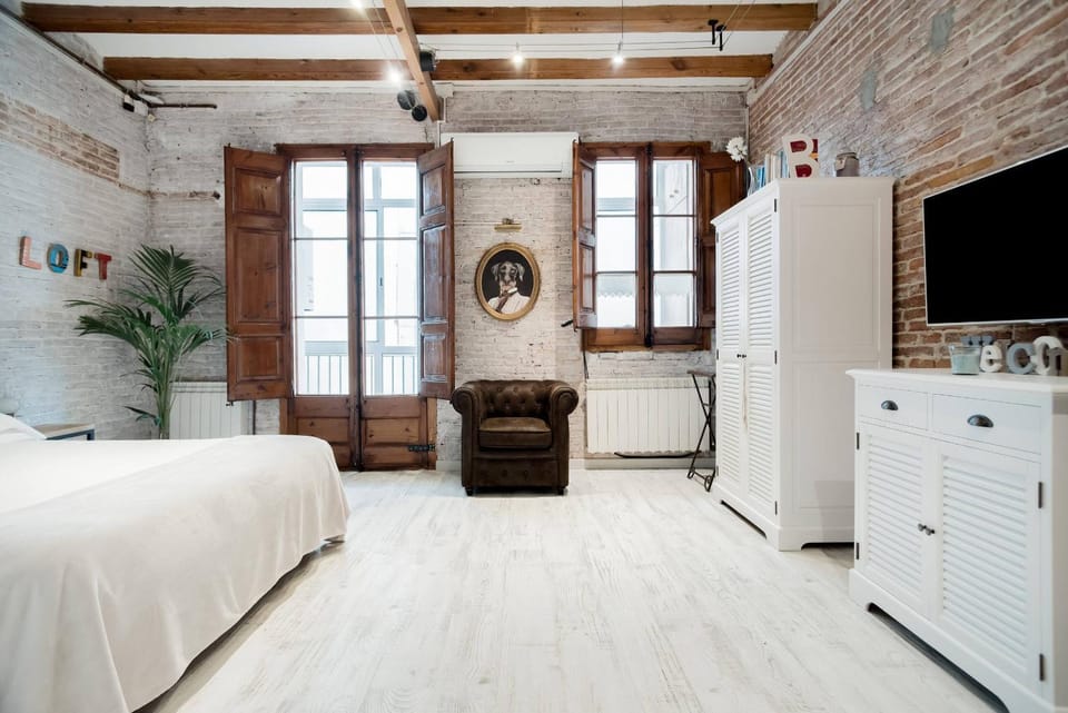 Bed, Photo of the whole room