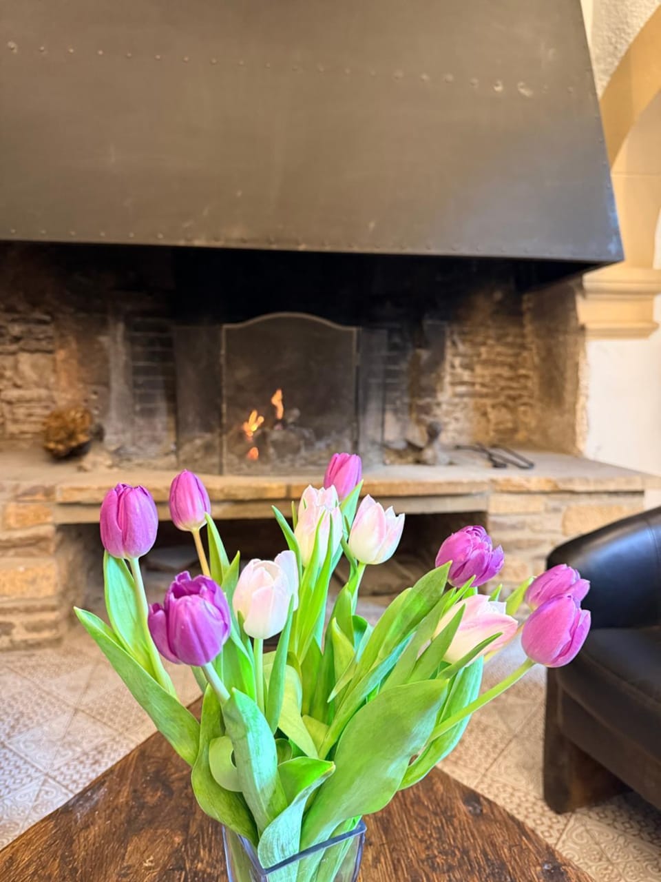 Living room, Decorative detail, fireplace