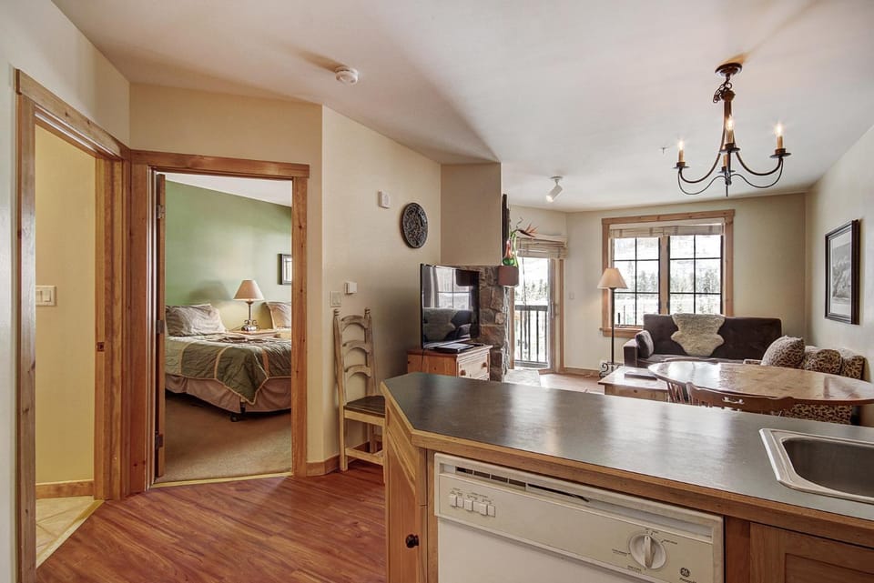 Dining area, Bedroom