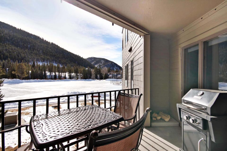 BBQ facilities, Balcony/Terrace, Mountain view