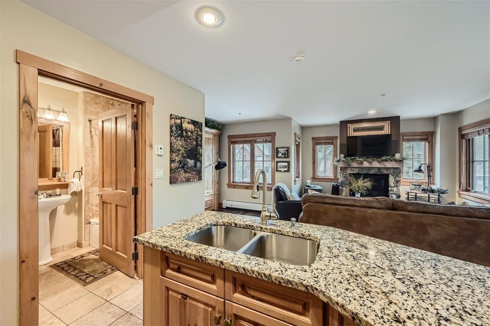 Kitchen or kitchenette