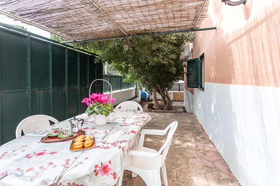 Patio, Dining area