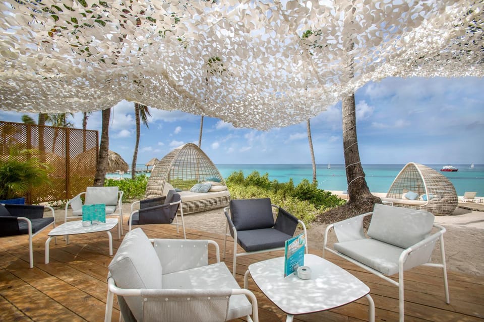 Lounge or bar, Beach