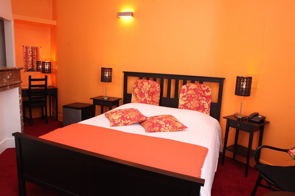 Seating area, Bedroom