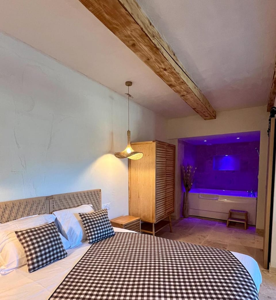 Abri Cosy - Suite Romantique en Camargue Bed and Breakfast in Arles