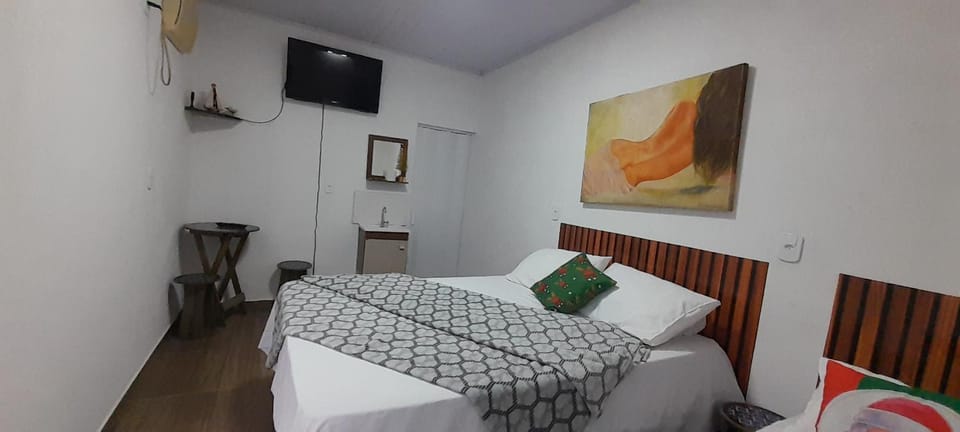 Bed, TV and multimedia, Photo of the whole room, Bedroom, air conditioner