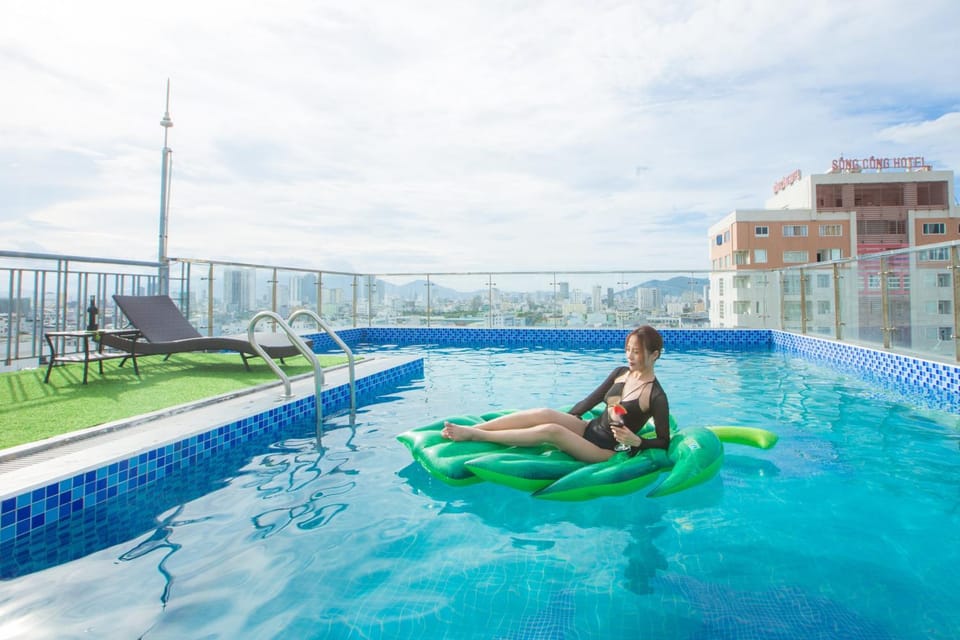 People, Swimming pool, Swimming pool