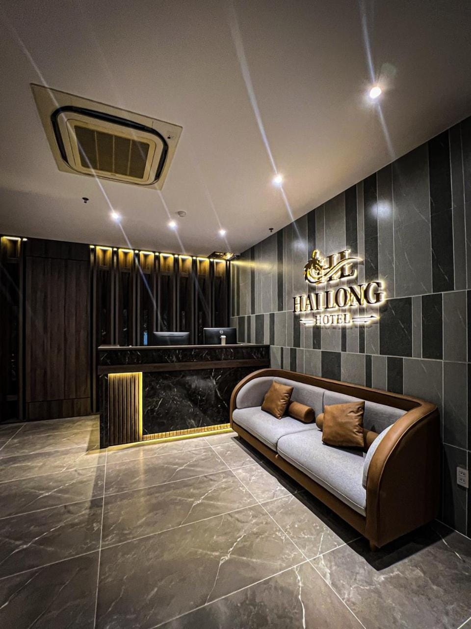 Living room, Seating area, air conditioner