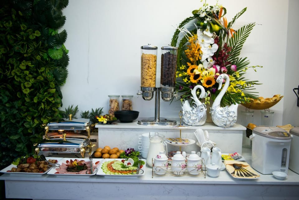 Continental breakfast, Buffet breakfast