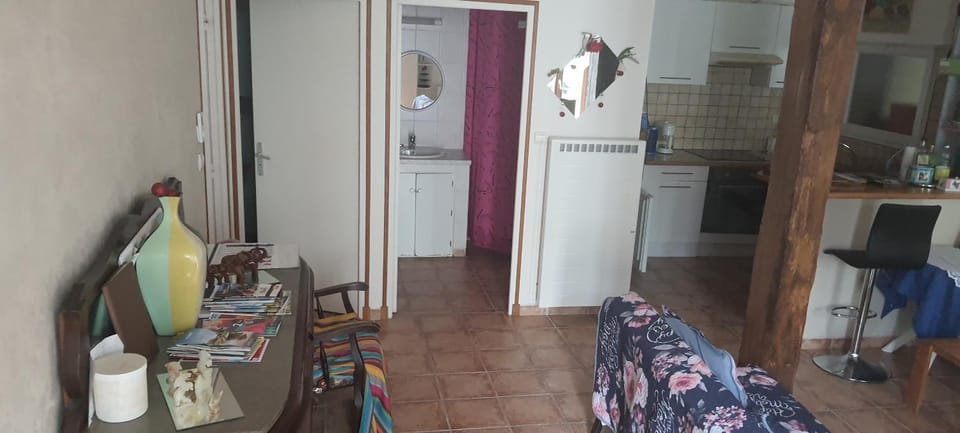 Kitchen or kitchenette, Dining area, Parking, oven, toaster