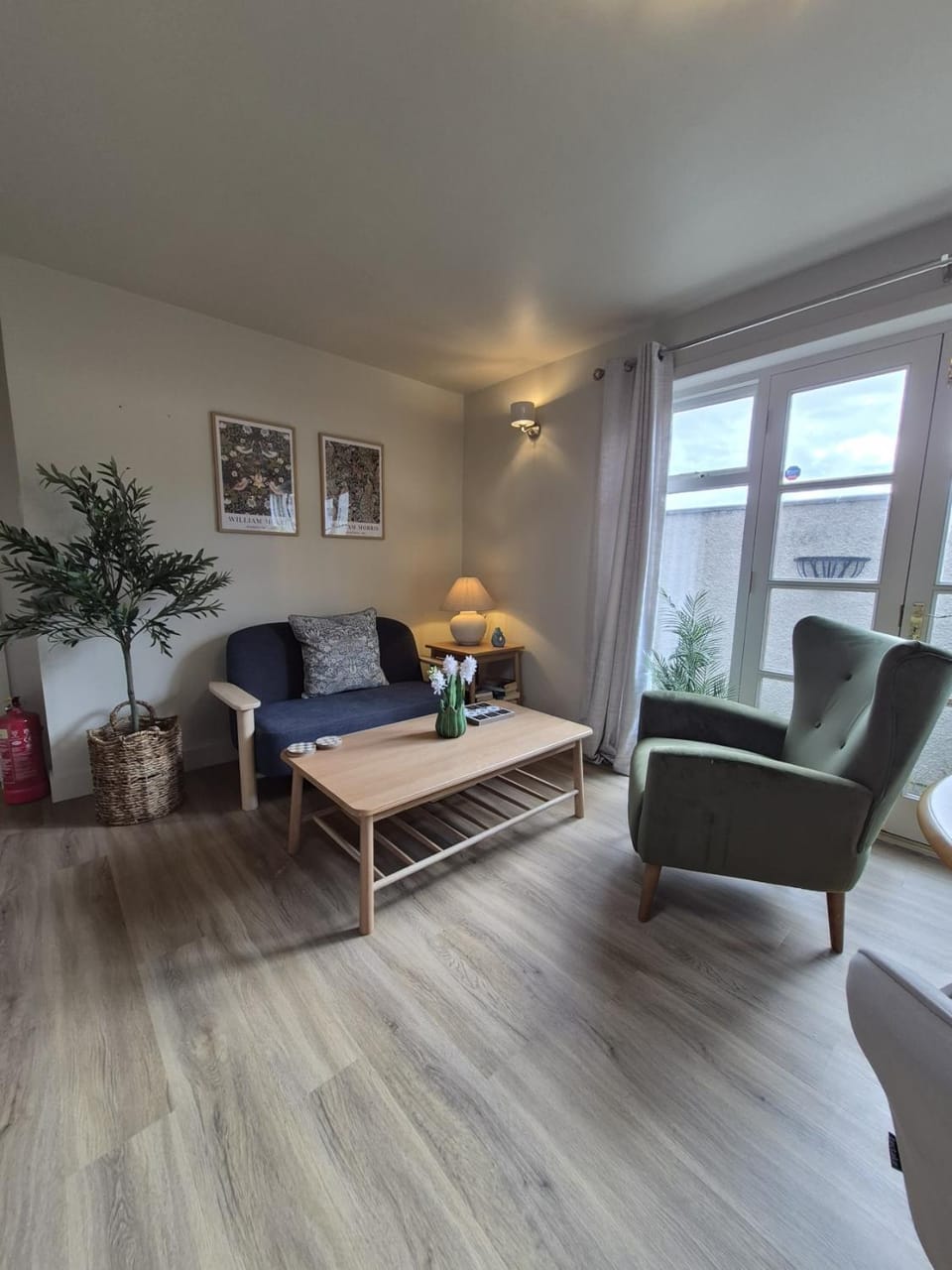 Communal lounge/ TV room