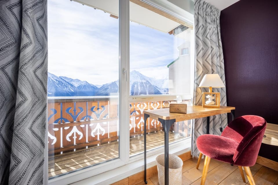 Balcony/Terrace, Mountain view