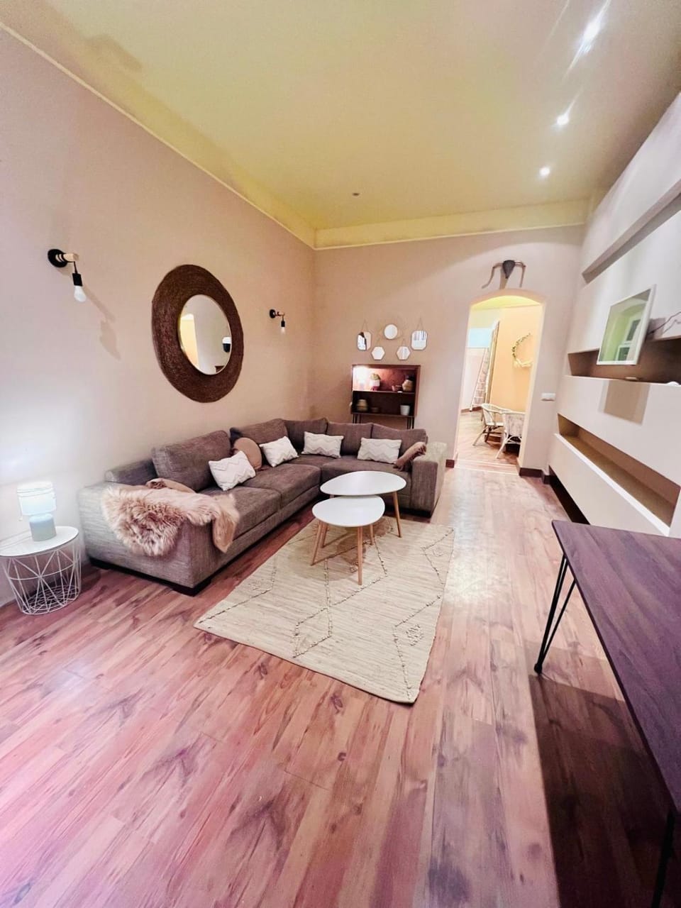 TV and multimedia, Living room, Photo of the whole room, Seating area