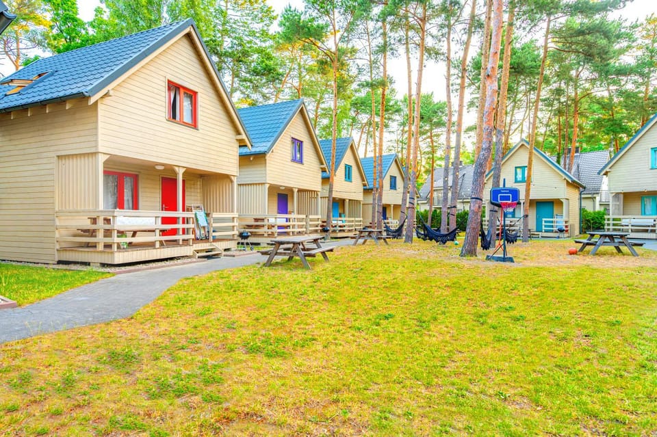 Property building, Spring, Day, Natural landscape, Garden, Other, Other, Other, Seating area, Evening entertainment, Garden view