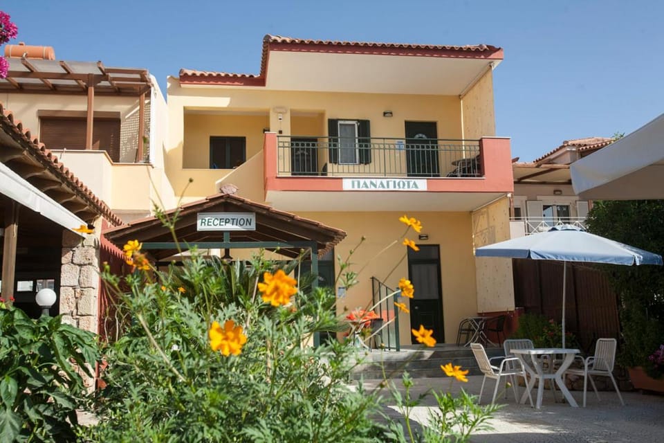 Patio, Garden, Balcony/Terrace