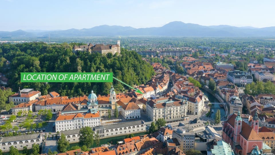 Nearby landmark, Day, Neighbourhood, Natural landscape, Bird's eye view, Summer, View (from property/room), City view, Landmark view, Location