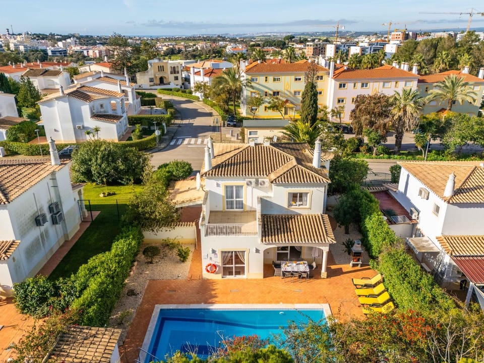 Property building, Neighbourhood, Bird's eye view, Swimming pool