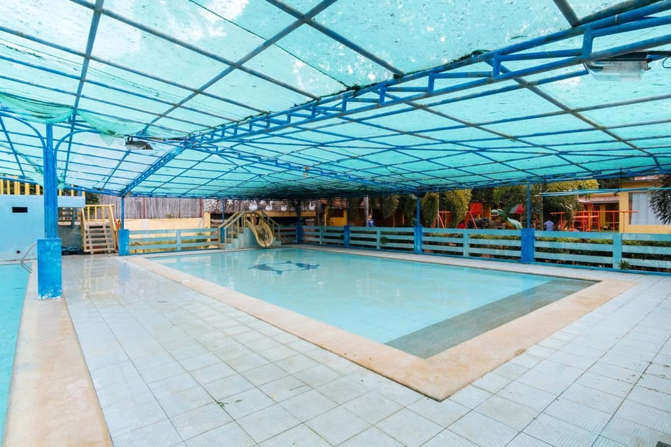 Pool view, Swimming pool