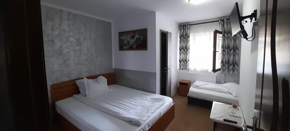 Bed, Bedroom, Breakfast, towels